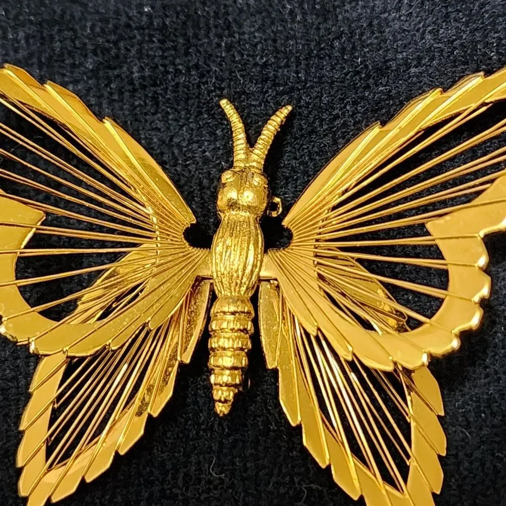 Monet Butterfly Brooch Pin Gold Tone Filigree Openwork Signed Costume Jewelry